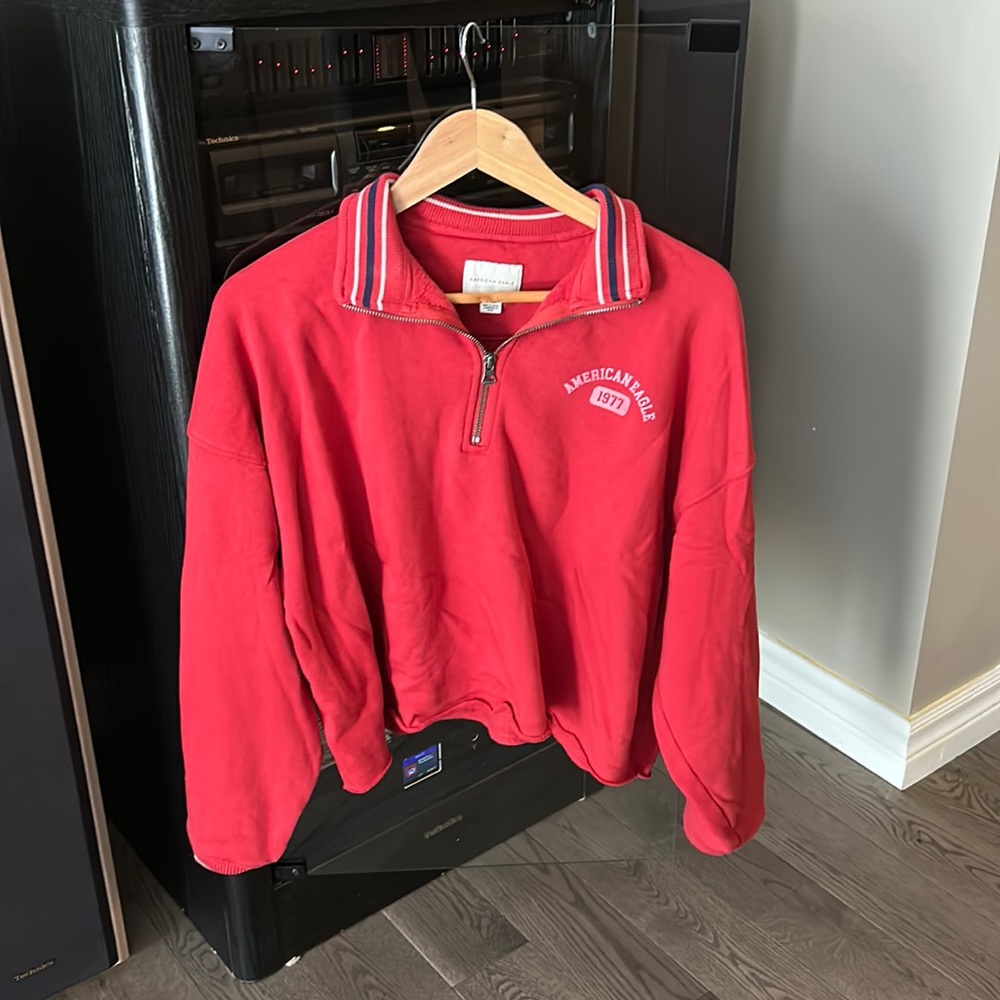 American Eagle Red Crewneck sweater